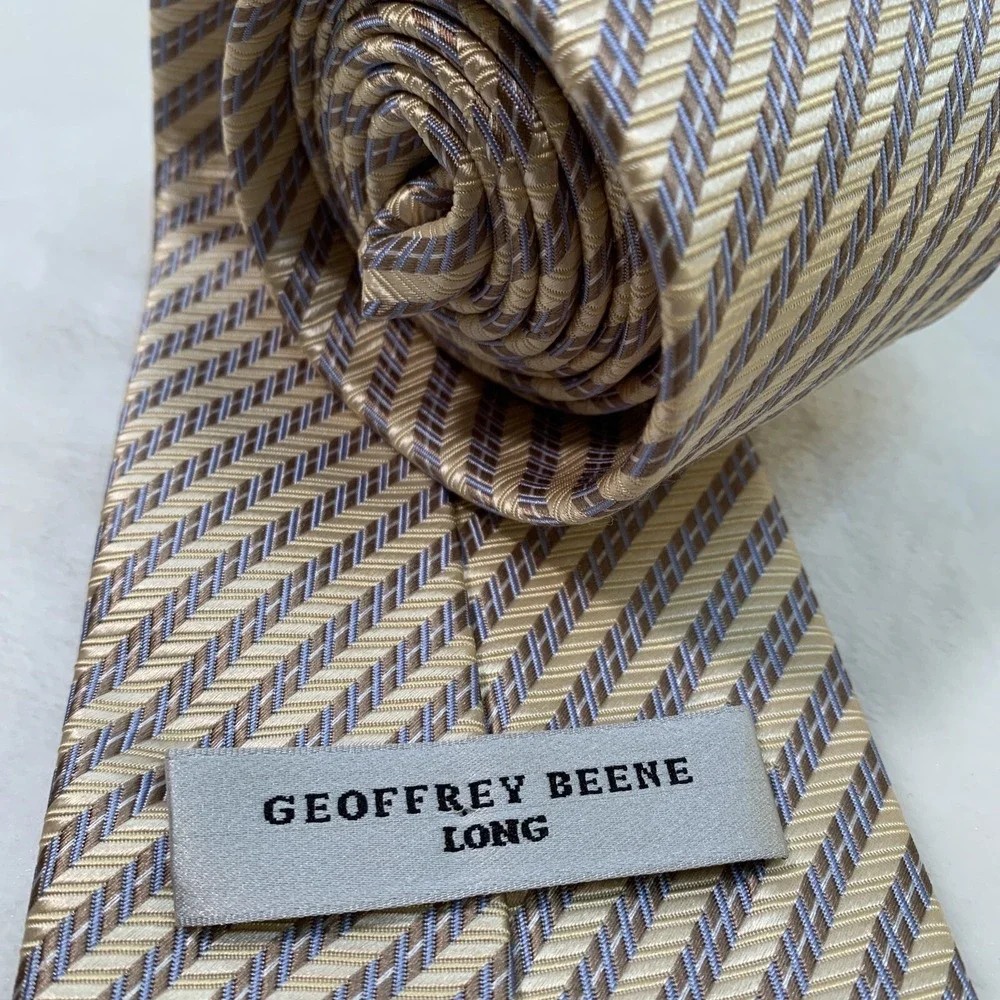 Geoffrey Beene GB Mens Tie long 100% silk hand made Cream Blue Diagonal Striped‎